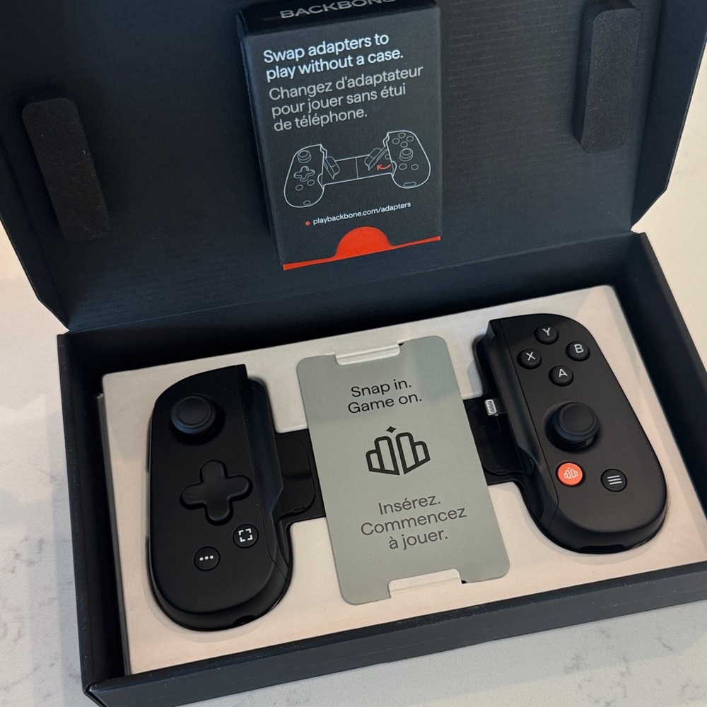 Backbone One Mobile Gaming Controller - Picture 2 of 7